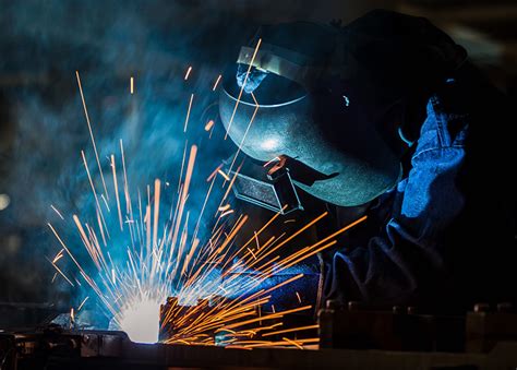 metal fabricator gains competitive advantage|How top performing metal fabricators get it done.